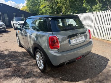 Mini Hatch COOPER 4