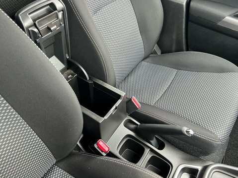 Suzuki Vitara SZ-T MHEV 29
