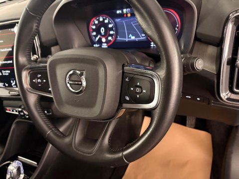 Volvo XC40 1.5h T5 Twin Engine Recharge 10.7kWh Inscription Pro Auto Euro 6 (s/s) 5dr 29