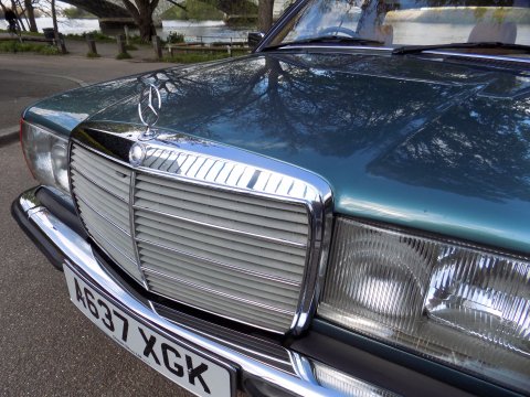 Mercedes-Benz W123 230 CE Pillarless Coupe 73