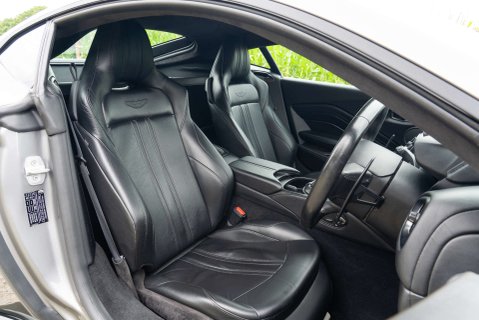 Aston Martin Vantage V8 11