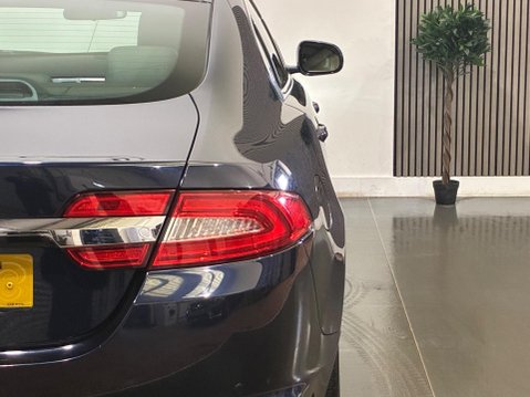 Jaguar XF 2.2d Luxury Auto Euro 5 (s/s) 4dr 49
