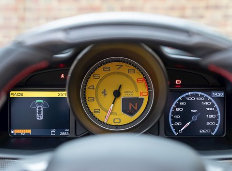 Ferrari 458 Spider 18