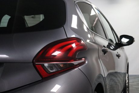 Peugeot 208 PURETECH S/S SIGNATURE 23
