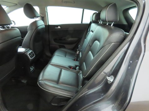 Kia Sportage 1.7 CRDi 3 Euro 6 (s/s) 5dr 8