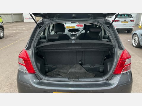 Toyota Yaris T SPIRIT MM VVT-I 9