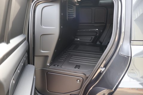 Land Rover Defender 110 BRAND NEW D350 HARD TOP  HSE STYLED BY SEEKER 3 SEATER ASK ABOUT REAR SEATS 20