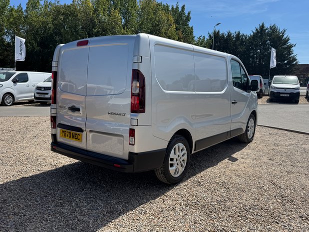 Renault Trafic AUTO SWB (SOLD MT) L1H1 Low Roof Sport SL29 Air Con Alloys E 6