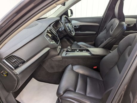 Volvo XC90 2.0 XC90 + B5 MHEV AWD Auto 4WD 5dr 51