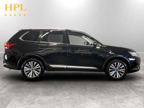 Mitsubishi Outlander 2.0 MIVEC Exceed SUV 5dr Petrol CVT 4WD Euro 6 (s/s) (150 ps) 8