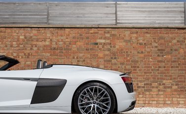 Audi R8 V10 Plus Spyder 37