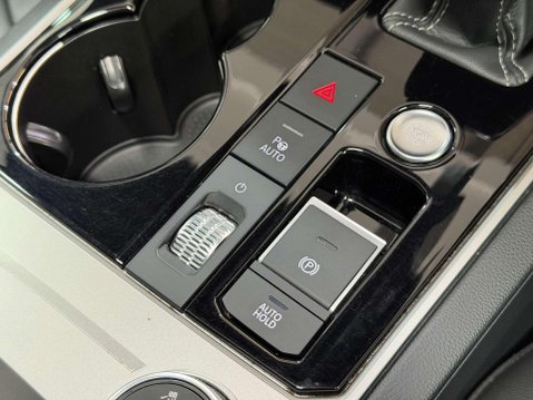Volkswagen Touareg 3.0 TDI V6 Black Edition SUV 5dr Diesel Tiptronic 4Motion Euro 6 (s/s) (286 44