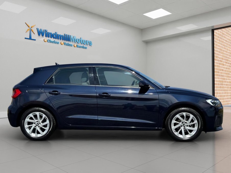 2021 Audi A1 — image 3