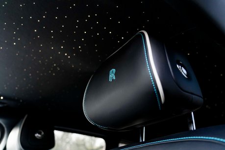 Rolls-Royce Cullinan V12. DYNAMIC PACKAGE. ACTIVE CRUISE. SHOOTING STAR HEADLINER. HUD 10