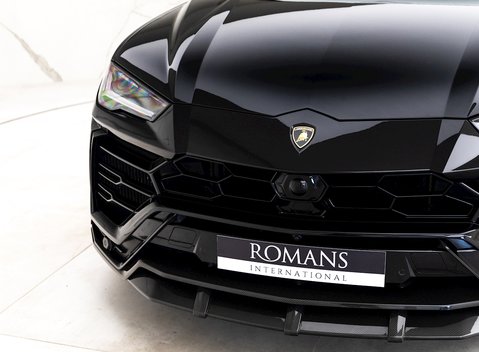 Lamborghini Urus NERO Design 26
