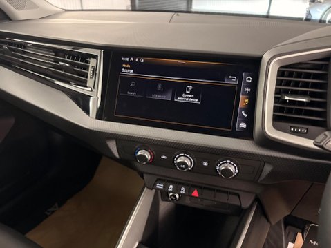 Audi A1 1.0 TFSI 30 Sport Sportback Euro 6 (s/s) 5dr 17