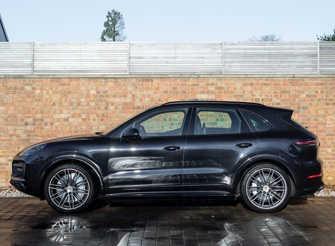 Porsche Cayenne Turbo 2