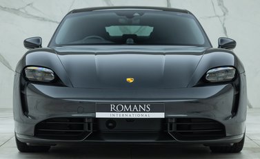 Porsche Taycan TURBO S 7