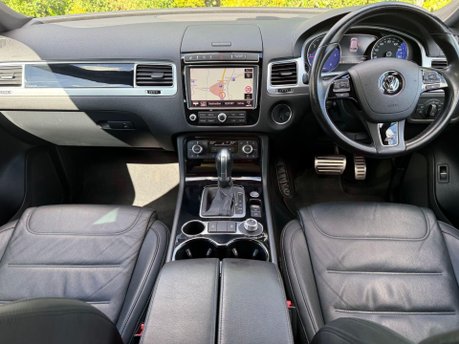 Volkswagen Touareg 3.0 TDI V6 BlueMotion Tech R-Line Plus SUV 5dr Diesel Tiptronic 4WD Euro 6 23