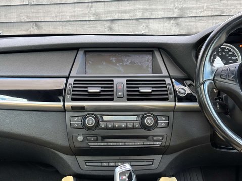 BMW X5 M 4.4i V8 Steptronic xDrive Euro 5 5dr 17