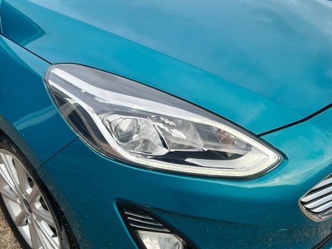 Ford Fiesta TITANIUM 12