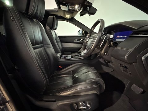 Land Rover Range Rover Velar R-DYNAMIC HSE 18