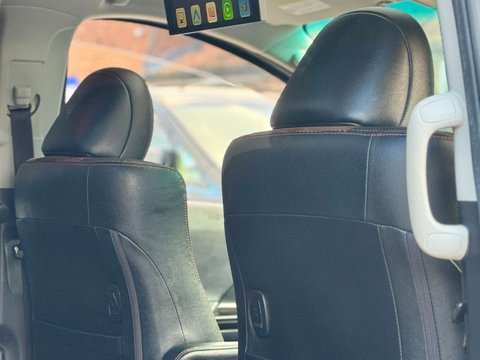 Toyota Alphard GOLDEN EYES II TWIN SUNROOF GRADE 4B WOW 69