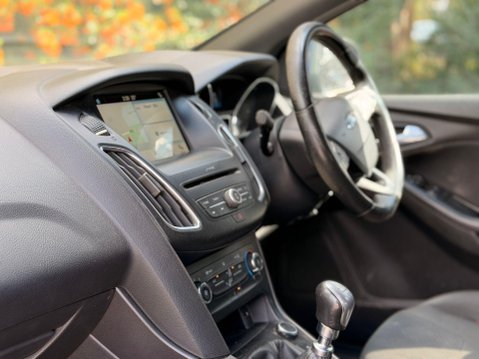 Ford Focus 1.0T EcoBoost ST-Line Euro 6 (s/s) 5dr 10