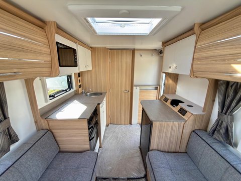 Bailey Phoenix 420 GT75 19