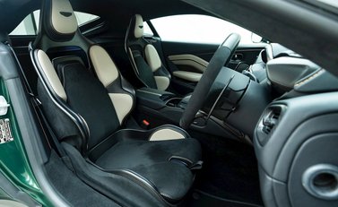 Aston Martin V12 Vantage 10