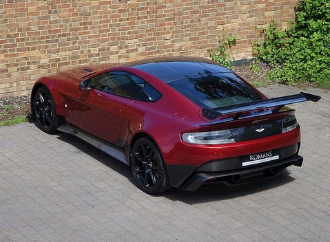 Aston Martin Vantage GT8 18