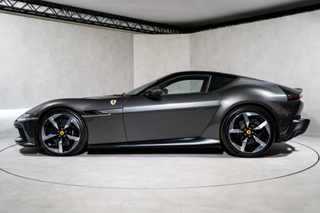 Ferrari 12Cilindri COUPE. HISTORIC PAINTWORK. PASSENGER DISPLAY. LIFT. PANO ROOF. CARBON INT. 8