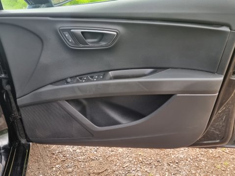 SEAT Leon ECOTSI FR TECHNOLOGY 32