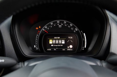 Toyota Aygo X VVT-I EDGE 14