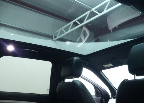 Land Rover Discovery Sport 2.0 Discovery Sport R-Dynamic HSE Auto 4WD 5dr 54