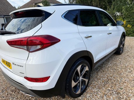 Hyundai TUCSON 2.0 CRDi Premium SE Auto 4WD Euro 6 5dr 9