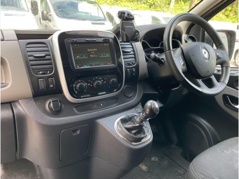 Renault Trafic 1.6 dCi 27 Sport Nav Panel Van 5dr Diesel Manual SWB Standard Roof Euro 6 ( 34