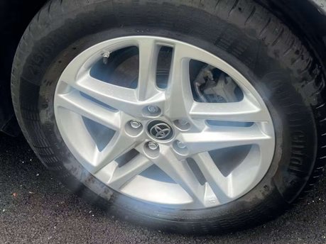 Toyota C-HR 1.8 VVT-h GPF Icon SUV 5dr Petrol Hybrid CVT Euro 6 (s/s) (122 ps) 28