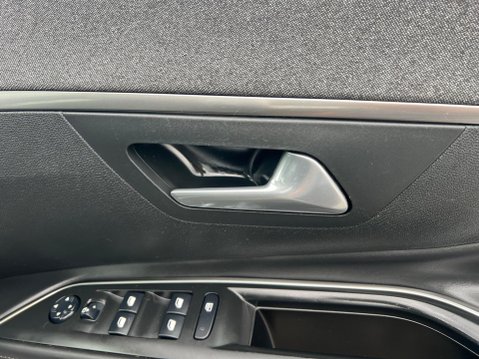 Peugeot 5008 1.2 PureTech Allure EAT Euro 6 (s/s) 5dr 37