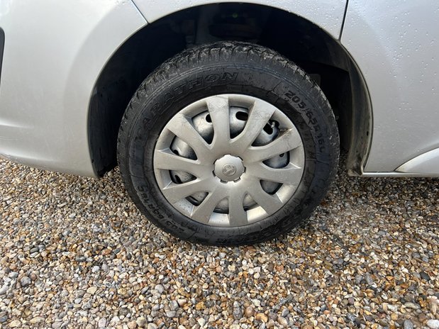 Vauxhall Vivaro SWB Low Roof Sportive 2700 Air Con Sensors Euro 6 NO VAT 13