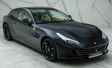 Ferrari GTC4 Lusso T 11