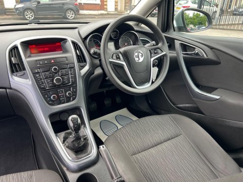 Vauxhall Astra 1.4 16v Exclusiv Euro 5 5dr 21