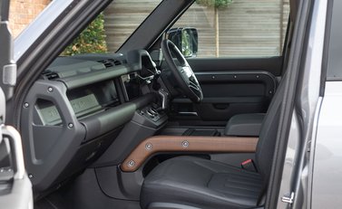 Land Rover Defender 110 X P400 18