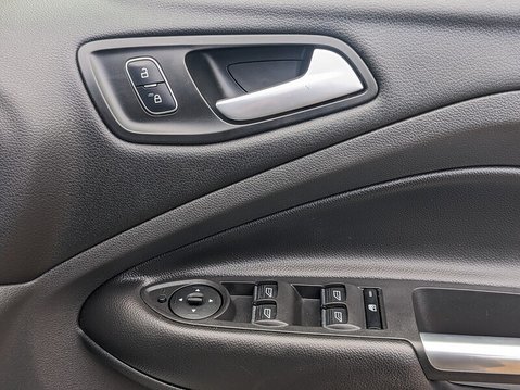 Ford Kuga ST-LINE TDCI 21