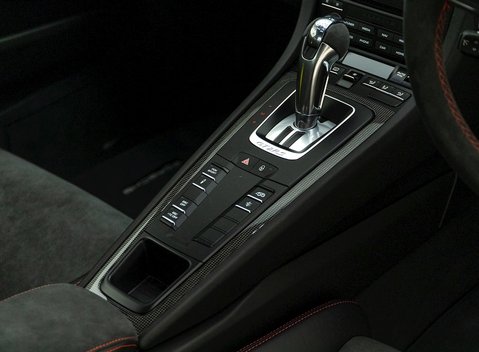 Porsche 911 (991.2) GT2 RS Weissach 18