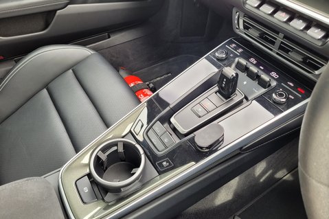 Porsche 911 CARRERA 4S PDK 40