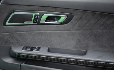 Mercedes-Benz AMG GT R 19