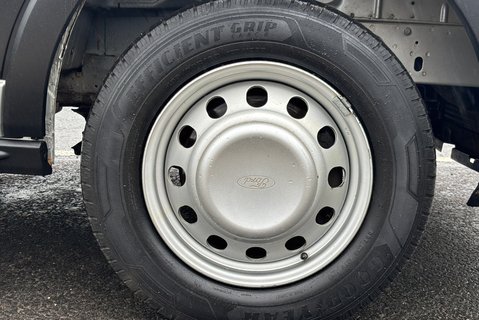 Ford Transit 350 Drw L2 130ps Single Cab Dropside - Air Con & Sat Nav 30