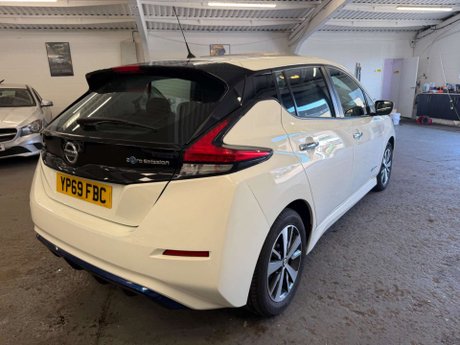 Nissan LEAF 40kWh Acenta Auto 5dr 8