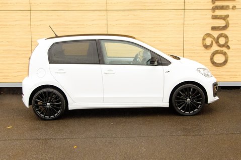 Volkswagen Up R-LINE 9